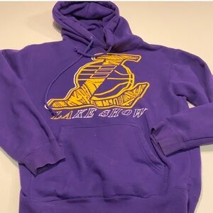 Lakeshow Sweatshirt good condition, men’s small.